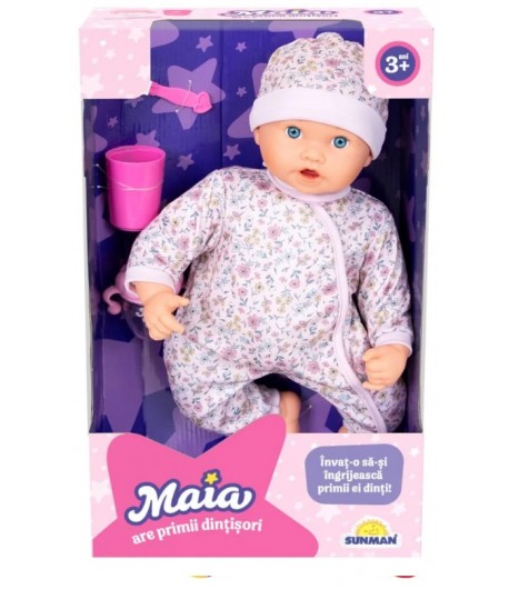 Papusa Maia are primii dintisori